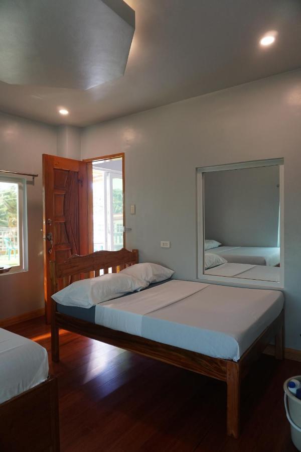 L Cafe Restobar & Lyn'S Guest House San Juan  Exteriér fotografie